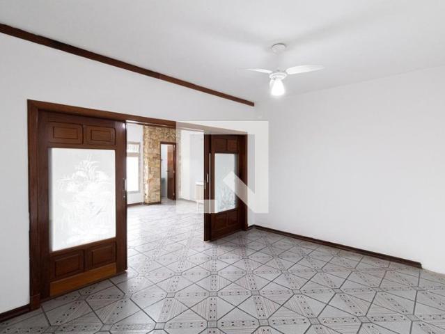 Casa aluguel em Vila Laís, São Paulo