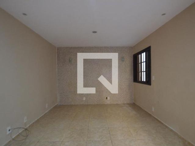 Casa aluguel em Região Geográfica Imediata do Rio de Janeiro, Região Metropolitana do Rio de Janeiro
