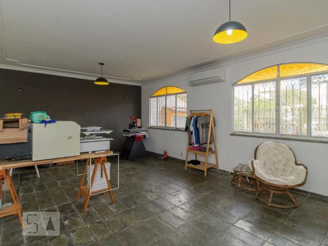 Casa aluguel em Região Geográfica Imediata do Rio de Janeiro, Região Metropolitana do Rio de Janeiro