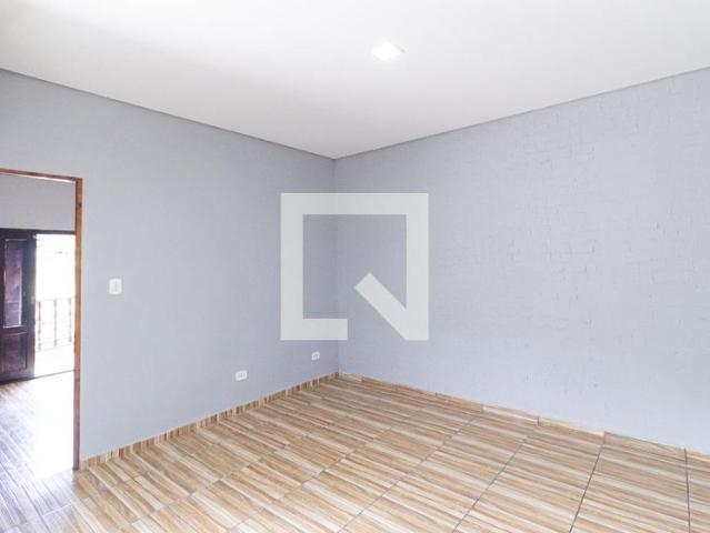 Casa aluguel em Vila Velloso, Carapicuiba