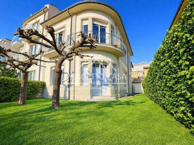 Villa Indipendente in vendita a Camaiore, Toscana