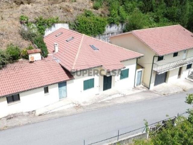 Casa venda em Aveção do Cabo, Vila Real