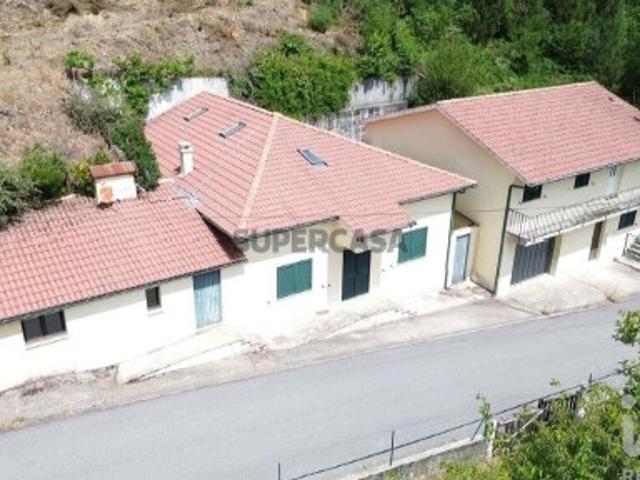 Casa venda em Aveção do Cabo, Vila Real
