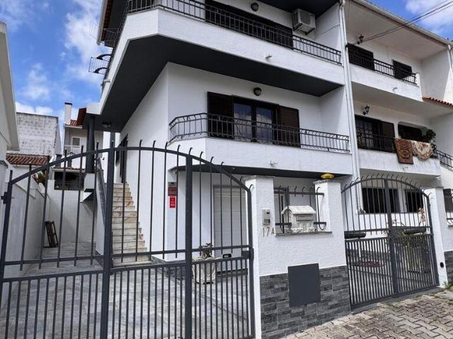 Vivenda venda em Corroios, Miratejo