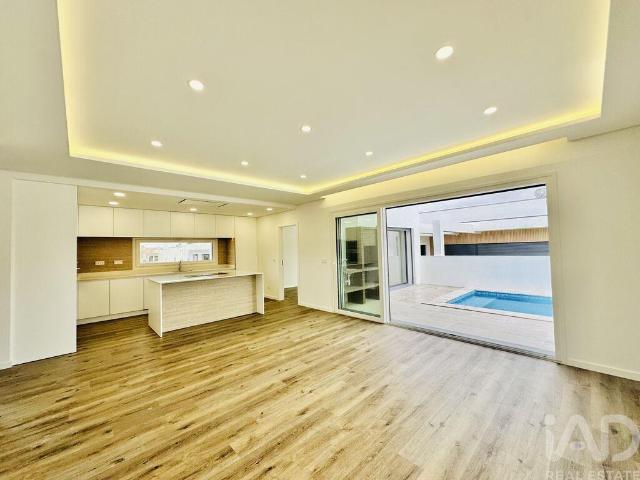 Vivenda venda em Seixal, Fernão Ferro