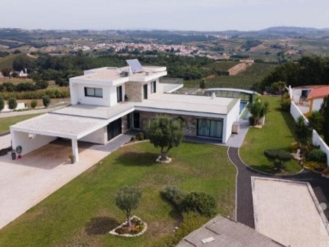 Casa venda em Cadaval, Vermelha