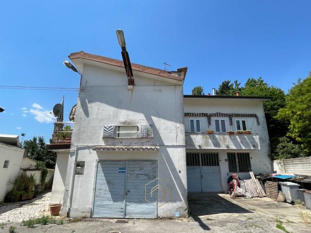Villa Indipendente in vendita a Unione Terre e Fiumi, Copparo