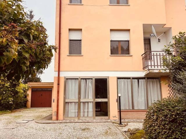 Villa Indipendente in vendita a Masi Torello, Reggio Emilia