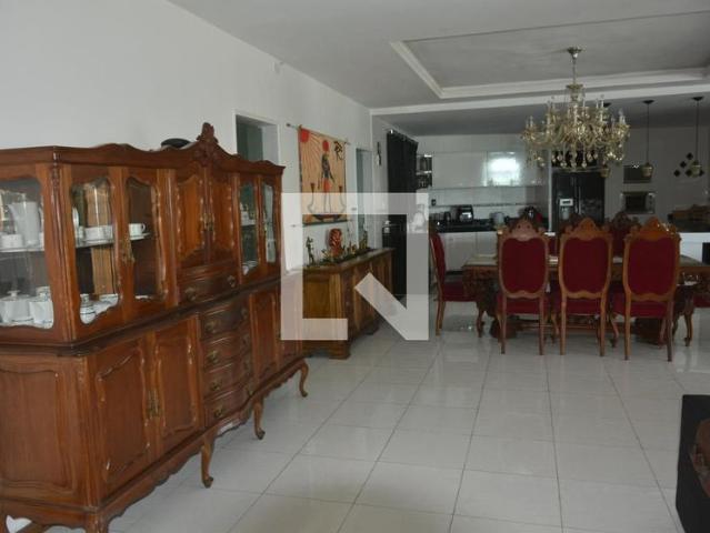 Casa aluguel em Região Geográfica Imediata do Rio de Janeiro, Região Metropolitana do Rio de Janeiro