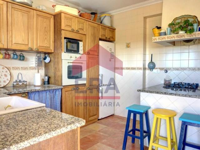 Casa venda em Cadaval, Vermelha