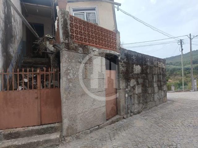 Casa venda em Mourilhe, Viseu