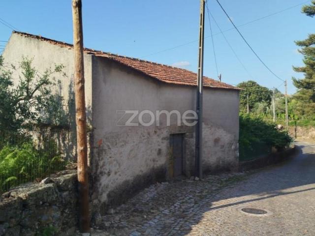 Casa venda em Mourilhe, Viseu