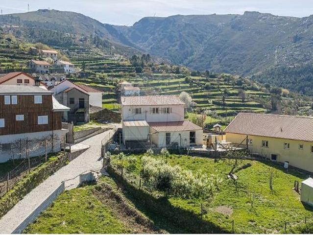 Casa venda em Mondim De Basto, Vila Real