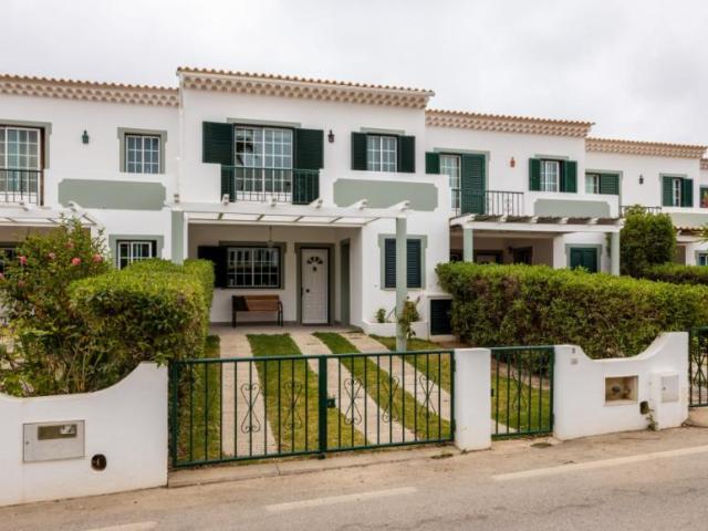 Casa alugar em Mosqueira, Albufeira