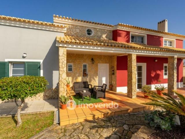 Casa venda em Alenquer (Santo Estêvão e Triana), Alenquer