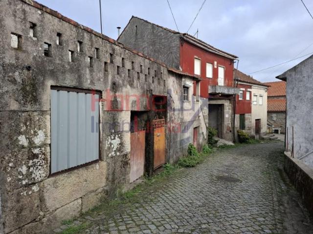Casa venda em Mourilhe, Viseu