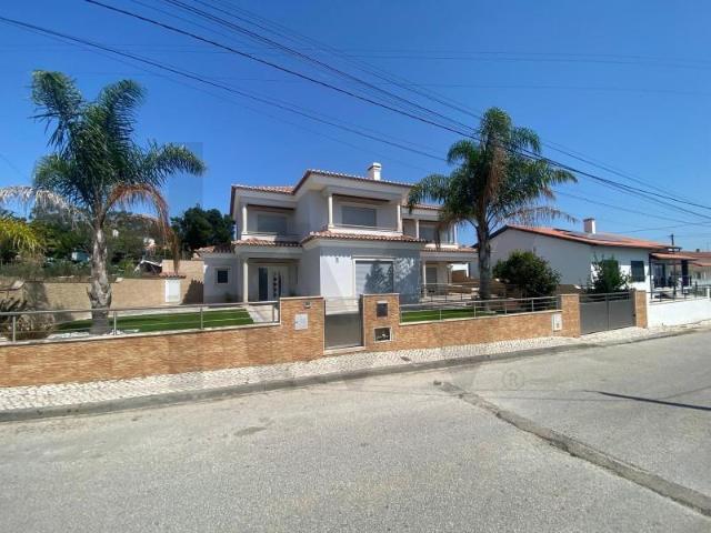 Casa venda em Pederneira, Valado Dos Frades