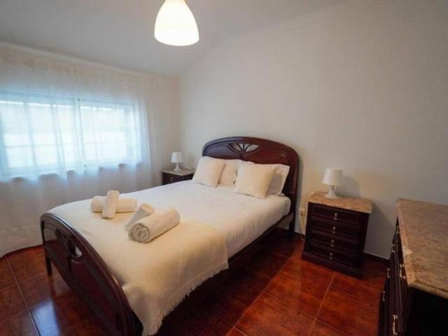 Casa alugar em Pederneira, Leiria