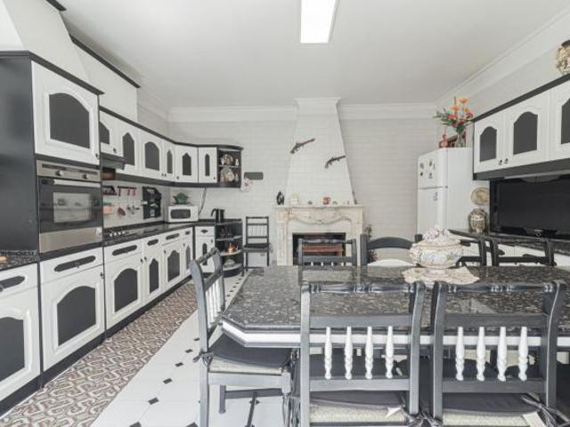 Casa alugar em Bairro dos Quatro, Odivelas