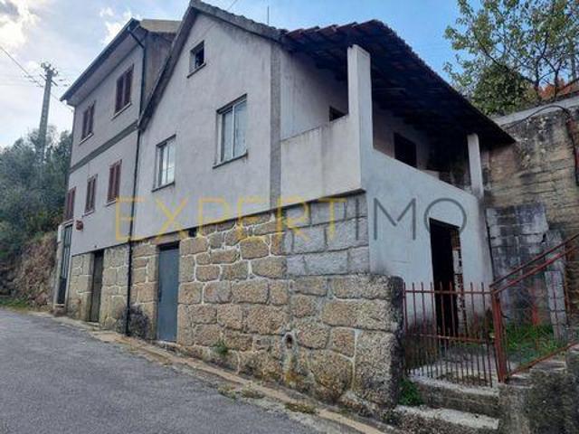 Casa venda em Couto Do Mosteiro, Viseu