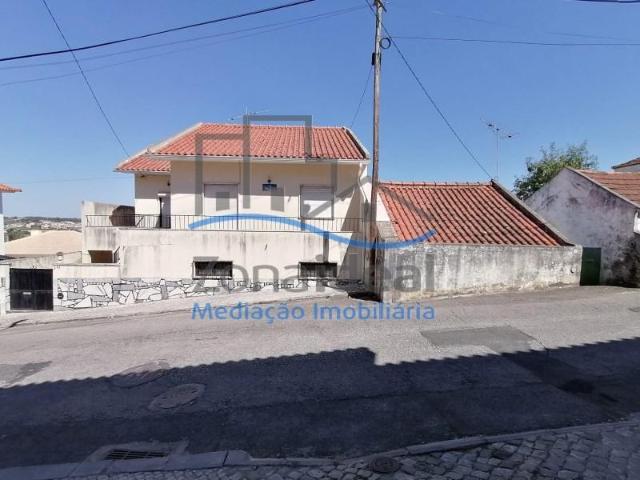 Casa venda em Alenquer (Santo Estêvão e Triana), Alenquer