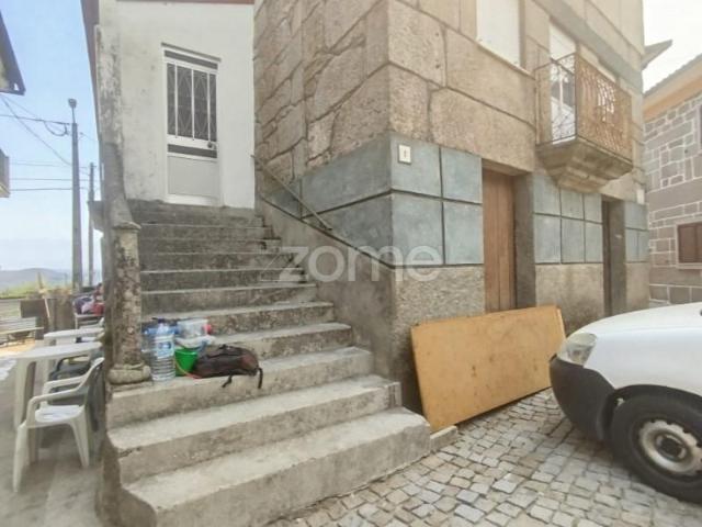 Casa venda em Mourilhe, Viseu