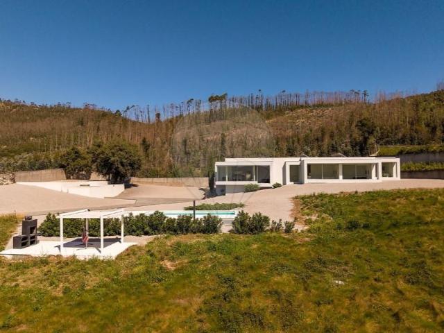 Casa venda em Senande, Bitarães