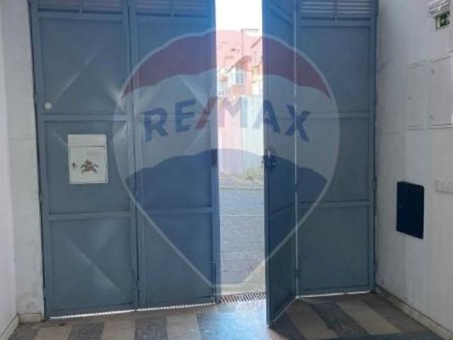 Casa alugar em Bairro Janeiro, Amadora