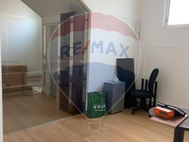 Casa alugar em Bairro Janeiro, Amadora