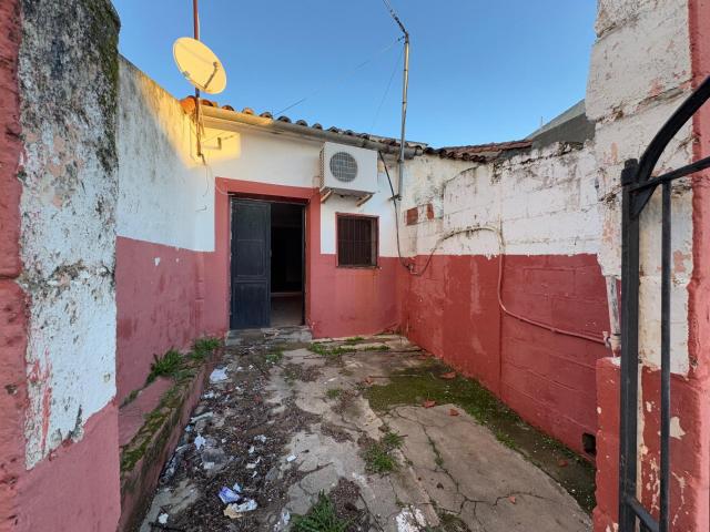 Casa en venta en Almoharín, Extremadura
