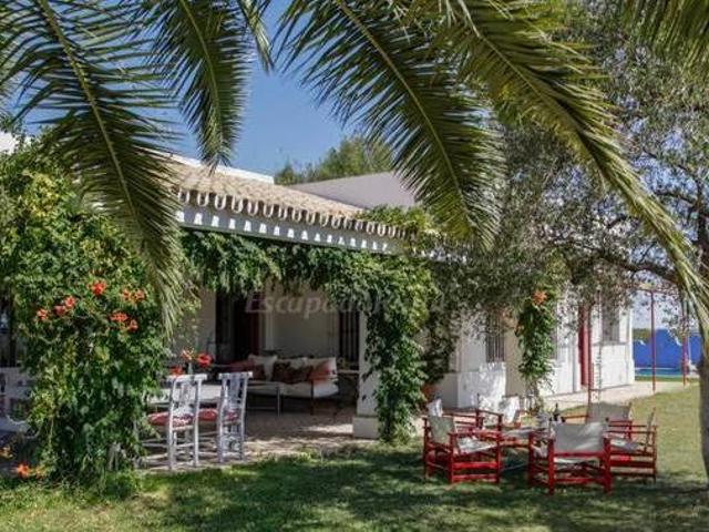 Casa en alquiler en Pilas