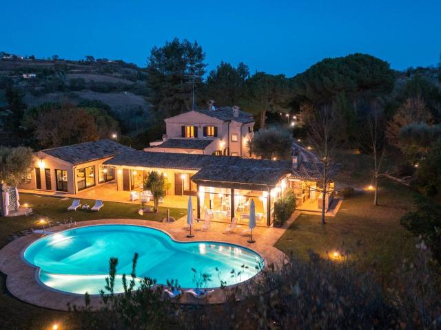 Rustico in vendita a Mori, Marche