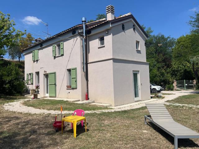 Casa in vendita a Colli al Metauro, Marche