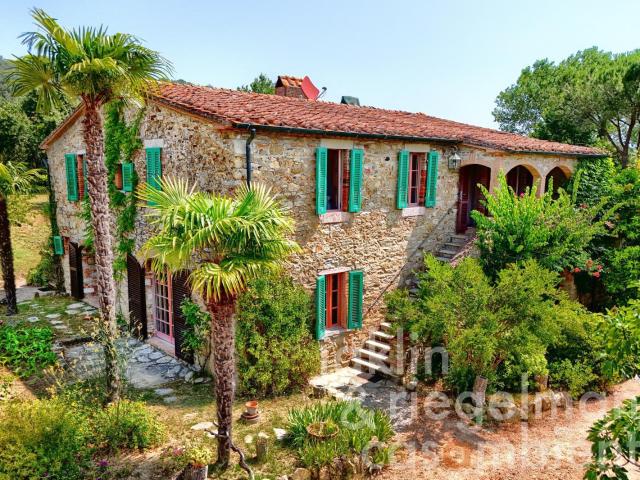 Casa in vendita a Sassetta, Toscana
