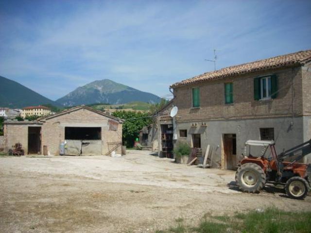 Villa Indipendente in vendita a Campli, Abruzzo
