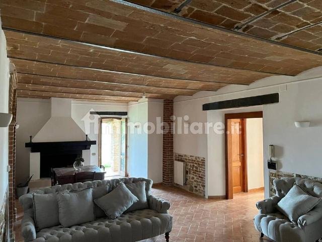 Villa Indipendente in affitto a Marche, Macerata