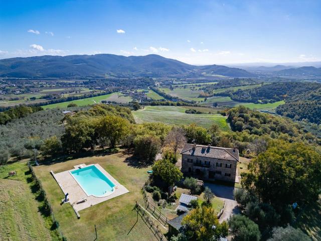 Casa in vendita a Corciano, Umbria