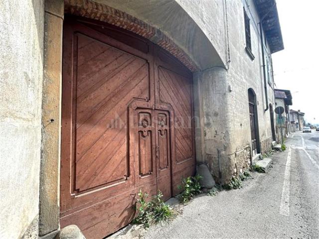 Rustico in vendita a Passirano, Lombardia