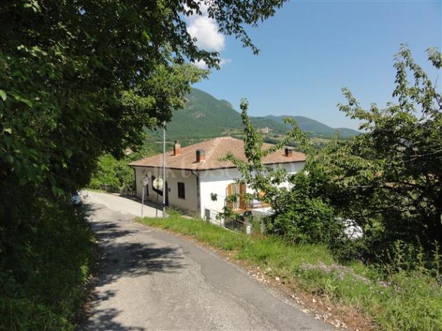 Rustico in vendita a Contigliano, Lazio