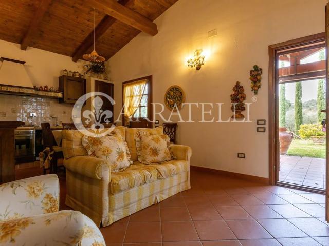 Rustico in vendita a Scarlino, Grosseto