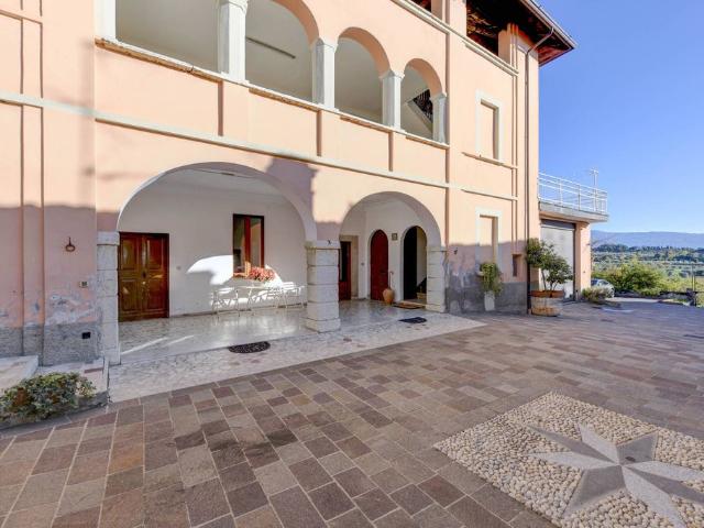 Rustico in vendita a Puegnago, Lombardia