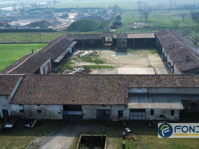 Rustico in vendita a Castegnato, Lombardia