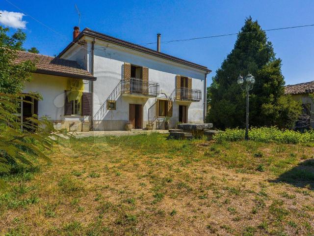 Rustico in vendita a Pignataro Interamna, Lazio