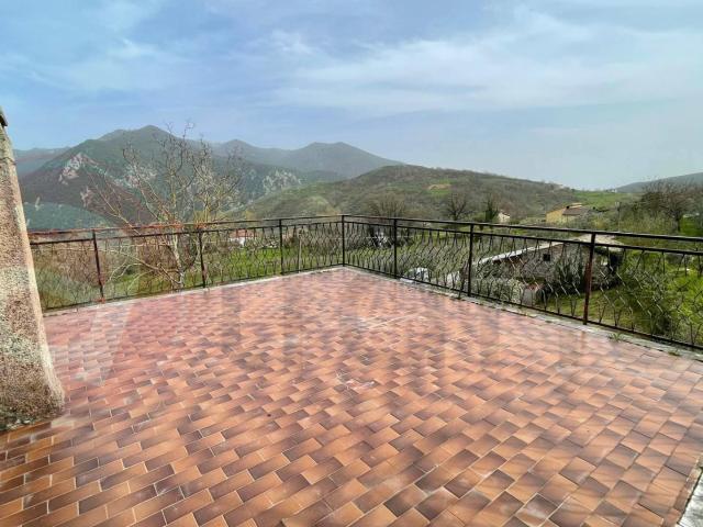 Rustico in vendita a Santopadre, Lazio