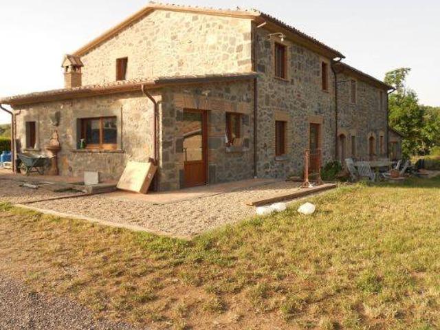 Villa Indipendente in affitto a Cortaccione, Spoleto