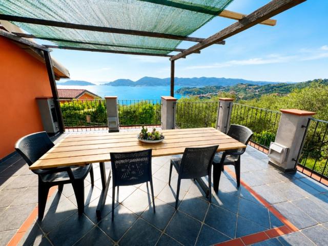 Villa Indipendente in affitto a La Serra, Lerici