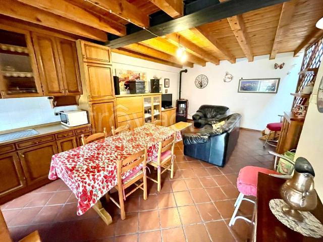Villa Indipendente in affitto a Torri Del Benaco, Veneto