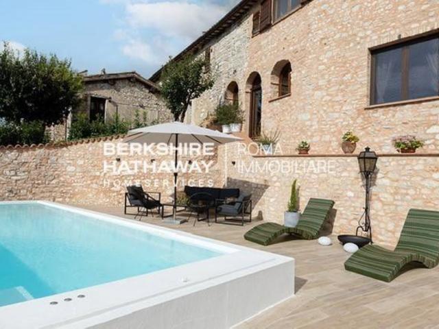 Villa Indipendente in affitto a Trevi, Umbria