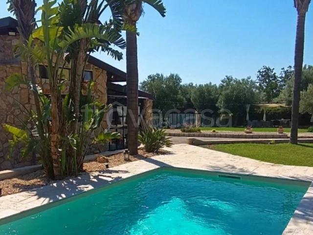 Villa Indipendente in affitto a Santuzzo, Floridia
