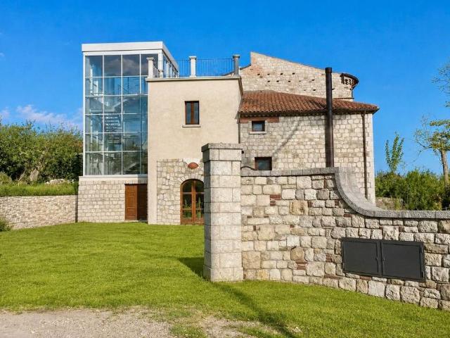 Villa Indipendente in affitto a Foglianise, Campania